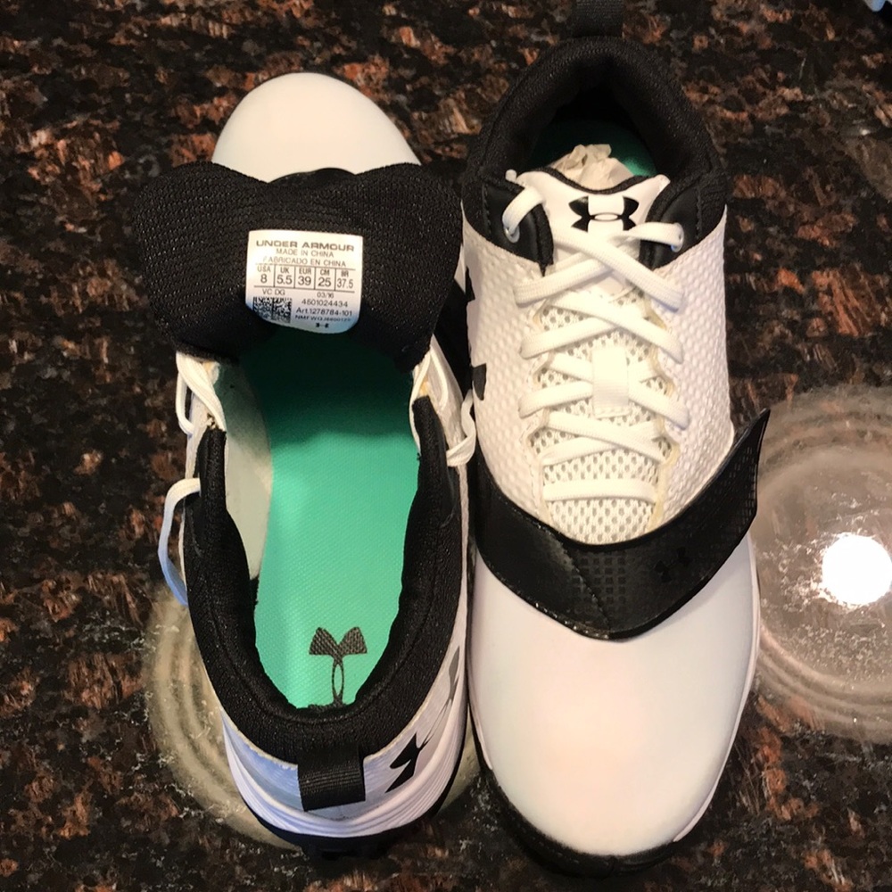 women’s 8 lacrosse turf sneaker